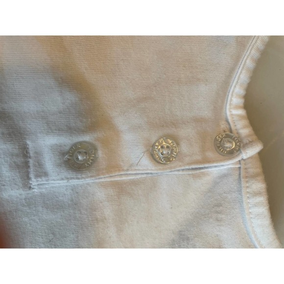 Tommy Hilfiger top. Short ruffle sleeve, white w/ logo and heart. Size 24m. - Picture 3 of 6